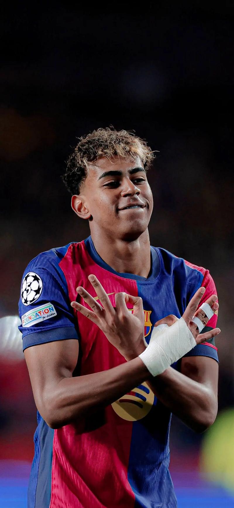 “苏超”冠军的排面，泰州市委书记和市长更衣室祝贺泰州夺冠（泰州问鼎苏超，市委书记、市长走进更衣室致贺）