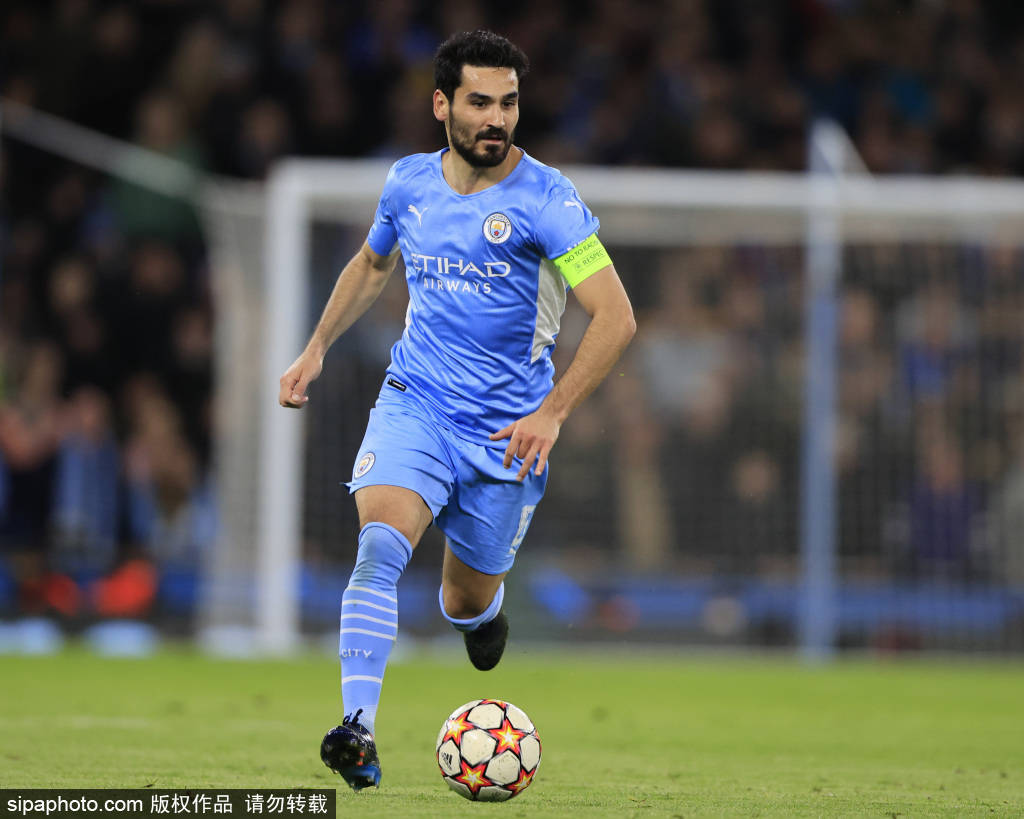 看不下去！广东两将表现辣眼睛 球迷质疑杜锋用人选择（表现堪忧！广东两将低迷引争议 球迷质疑杜锋用人）