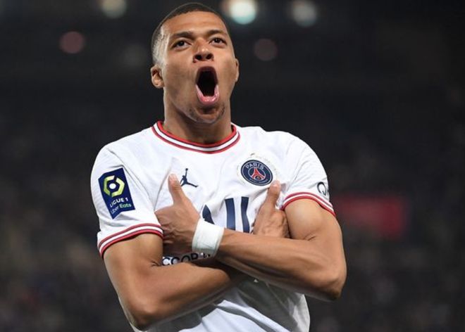 德甲最新积分榜：拜仁9分优势领跑，多特第2，美因茨垫底（德甲榜单更新：拜仁以9分优势领跑，多特第二，美因茨垫底）