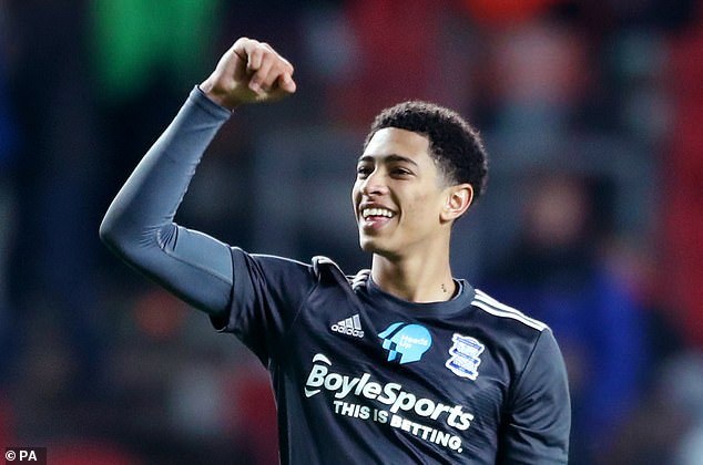 柔佛主帅：球员们在与申花的比赛中表现非常出色，我非常满意（柔佛主帅：对阵申花，球员发挥亮眼，我十分满意）