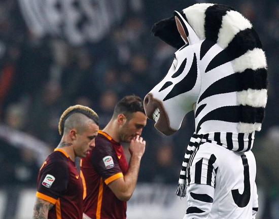 成都蓉城祝贺铜梁龙冲超：期待我们明年中超赛场见（成都蓉城恭贺铜梁龙成功冲超，期待明年中超赛场相见）