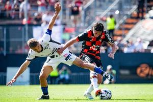 自23年2月梅西绝杀以来，巴黎首次在法甲依靠补时进球取胜（自2023年2月梅西读秒绝杀以来，巴黎首次在法甲补时制胜）