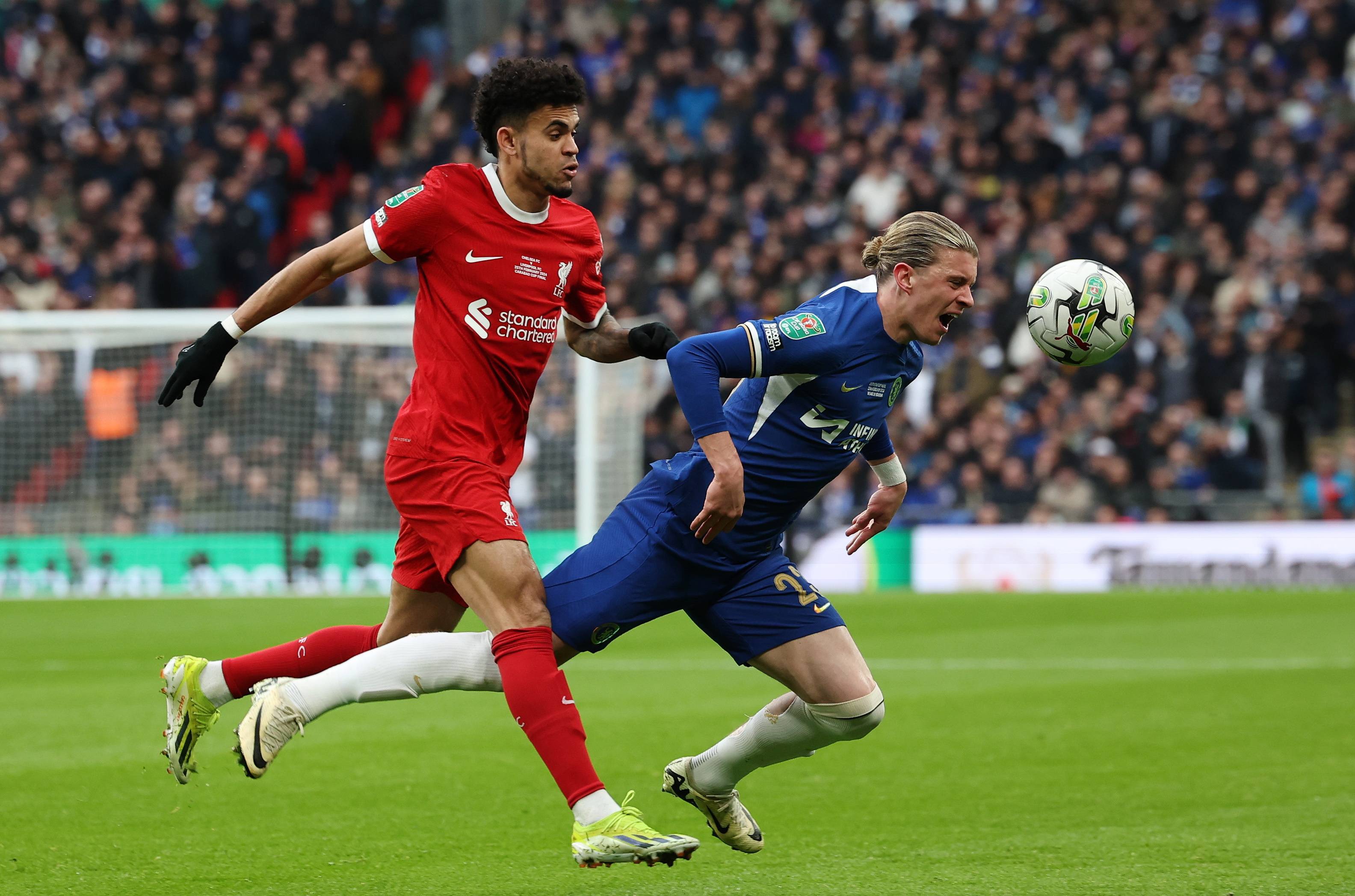 皇马0-2负塞尔塔赛后球员围攻裁判，一分钟内五黄一红（皇马0-2不敌塞尔塔，终场后球员围堵裁判，60秒内五黄一红）