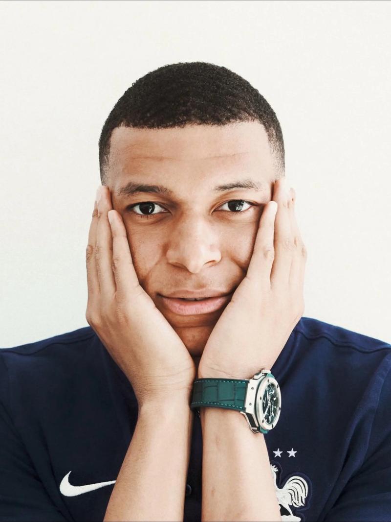 足球曝足协将推出新政，转会制度大调整（足协拟推重磅新规，球员转会制度将迎大改革）