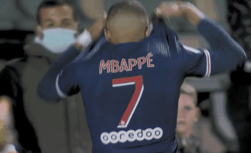 皇马维尼修斯关键进球助球队取胜