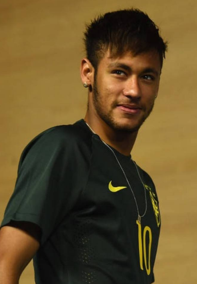 都体：英超三队想引进道格拉斯-路易斯，费内巴切也有意（都体：三家英超球队追逐道格拉斯-路易斯，费内巴切亦有意）