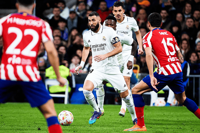 赫内斯：孔帕尼有两三个优点，他只谈论足球不给记者提供素材（赫内斯：孔帕尼有两三个长处，只聊足球，不给记者留下素材）