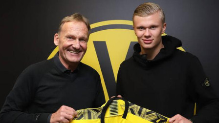 穆勒：孔帕尼的工作非常出色，本赛季观看拜仁比赛是种享受（穆勒盛赞孔帕尼：本季拜仁踢得赏心悦目）