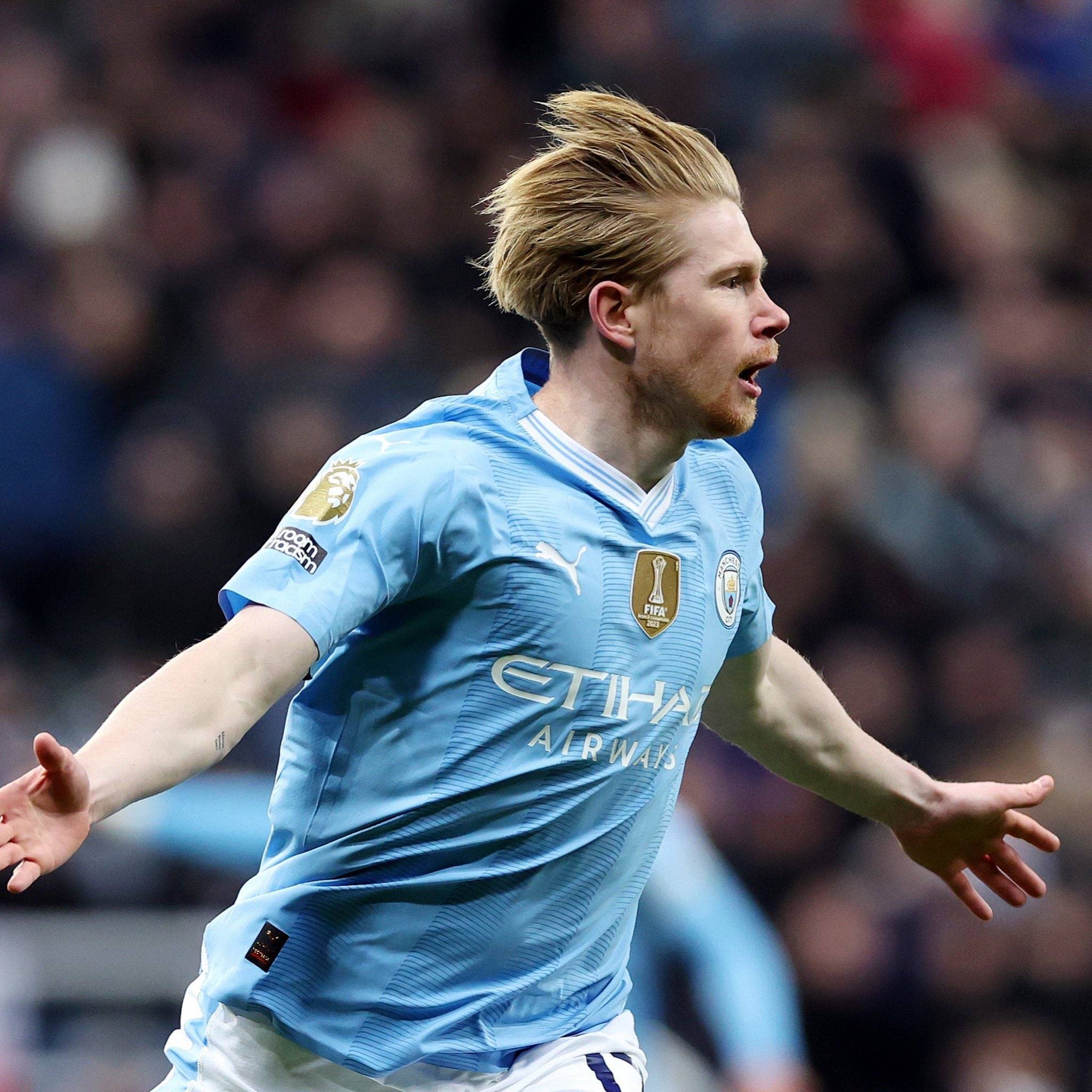 翻修球场，“连滚带爬”为的是“从从容容”（修缮球场，眼下“快马加鞭”，只为将来“从容不迫”）